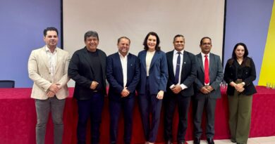 Cirone faz palestra para acadêmicos da Estácio sobre mitos e desafios na era da informação na vida pública