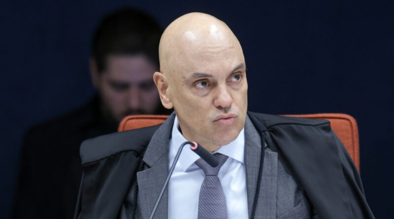 Contador é preso por acesso ilegal a dados fiscais de parentes de autoridades após ordem de Alexandre de Moraes - prisão contador acesso ilegal dados fiscais