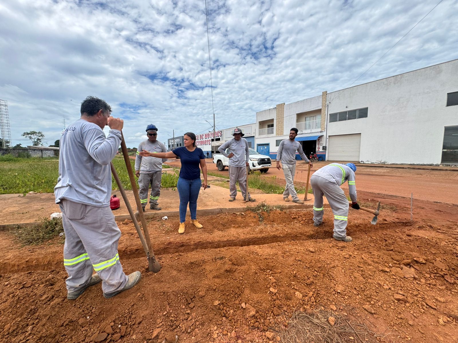 Deputada Dra. Taíssa reforça compromisso com esporte ao visitar obra do Estádio João Saldanha em Guajará-Mirim - Estádio João Saldanha Guajará-Mirim