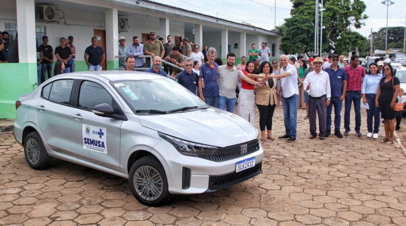 Deputado Ismael Crispin entrega veículo para transporte de pacientes de fisioterapia em Pimenteiras do Oeste