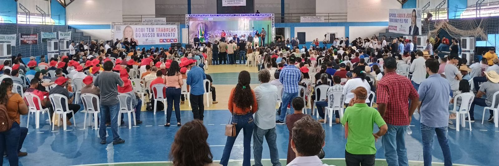 Entrega de títulos de terra em Ji-Paraná garante segurança jurídica a centenas de famílias do Setor Chacareiro do Aeroporto