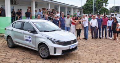 Ismael Crispin entrega veículo exclusivo para transporte de pacientes de fisioterapia em Pimenteiras do Oeste