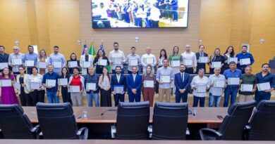 Laerte Gomes homenageia servidores do DER-RO e concede título honorário ao coronel Eder Fernandes - homenagem servidores DER-RO