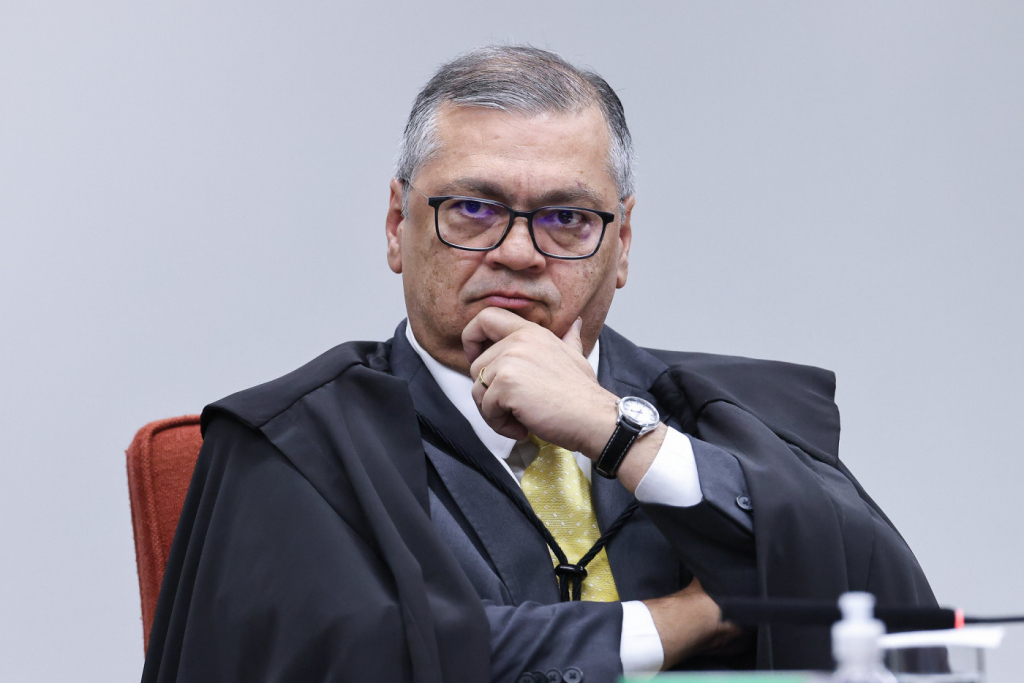 Ministro Flávio Dino determina manifestação sobre recurso da PGR contra aposentadoria compulsória a magistrados - aposentadoria compulsória magistrados