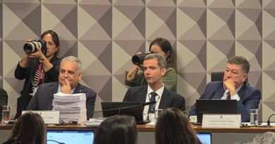 Relatório da CPMI do INSS é iniciado com indiciamento de cerca de 220 pessoas