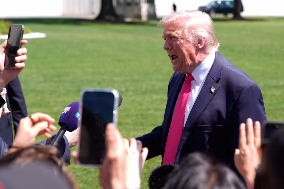 Irã ameaça fechar Estreito de Ormuz se bloqueio naval dos EUA continuar - bloqueio naval Estreito de Ormuz