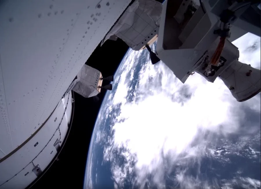 Missão Artemis 2 entra na influência gravitacional da Lua rumo à órbita lunar histórica