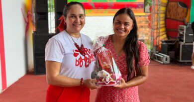Deputada Dra. Taíssa é homenageada pela agremiação Boi Flor do Campo em Guajará-Mirim - Dra. Taíssa homenagem Boi Flor do Campo