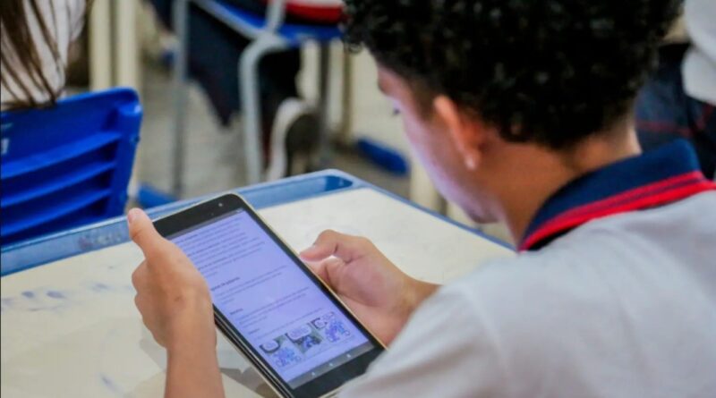 Deputada Ieda Chaves propõe internet por fibra óptica para escolas estaduais de Rondônia - internet por fibra óptica em escolas estaduais