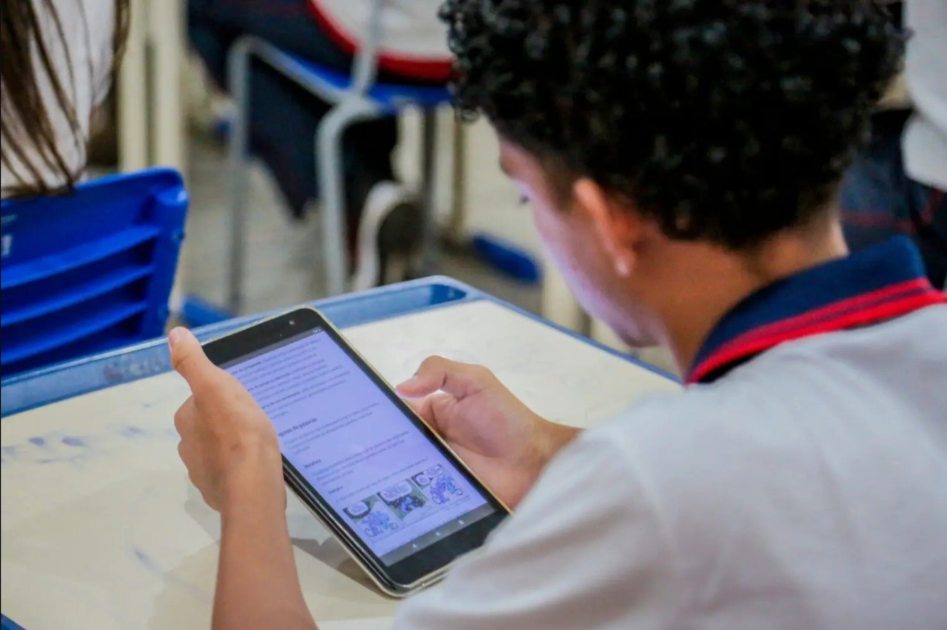 Deputada Ieda Chaves propõe internet por fibra óptica para escolas estaduais de Rondônia - internet por fibra óptica em escolas estaduais