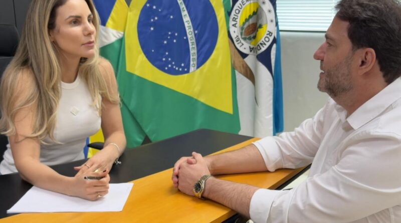 Deputado Alex Redano assegura ônibus semileito de R$ 2,6 milhões para transporte sanitário em Ariquemes - ônibus semileito Ariquemes