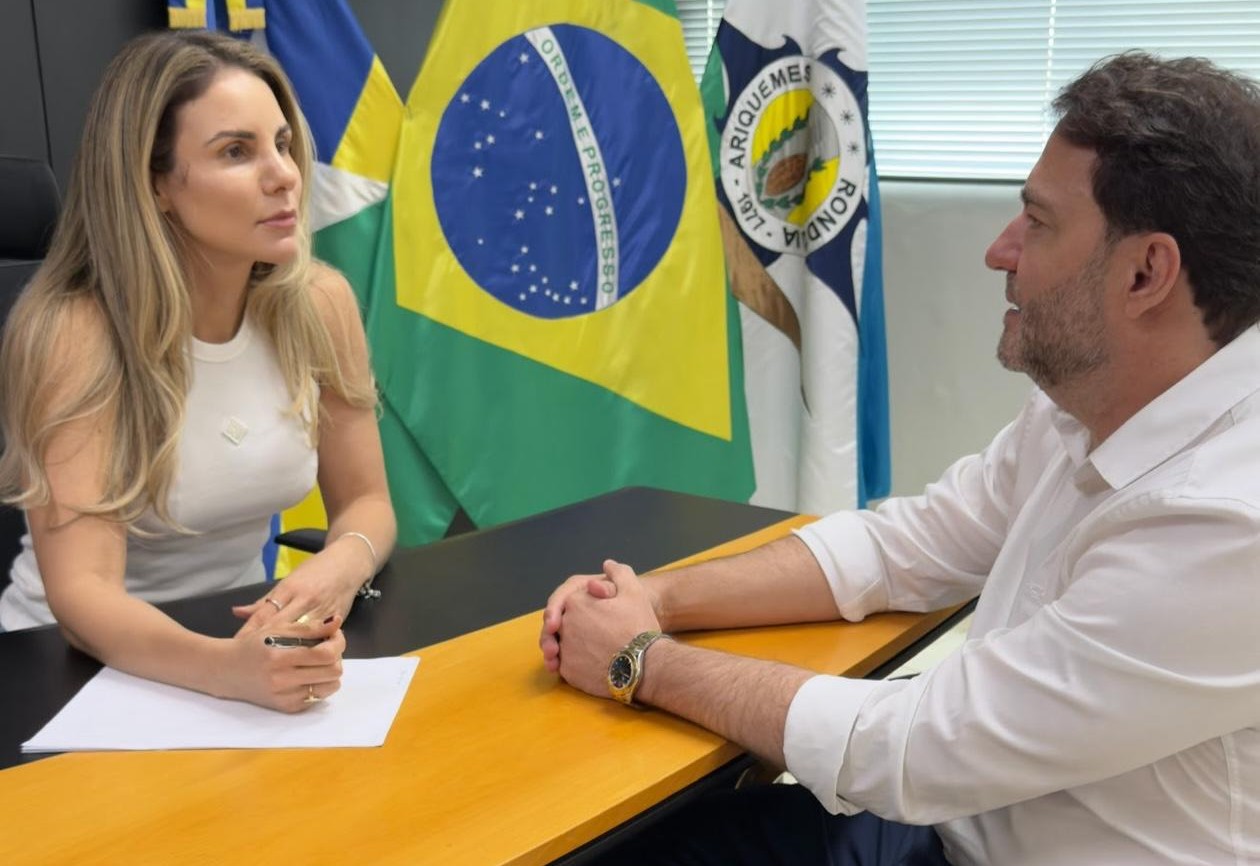 Deputado Alex Redano assegura ônibus semileito de R$ 2,6 milhões para transporte sanitário em Ariquemes - ônibus semileito Ariquemes