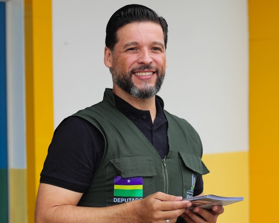 Deputado Delegado Camargo destina R$ 2,6 milhões para novo ônibus de transporte de pacientes em Ariquemes - ônibus para transporte de pacientes em Ariquemes