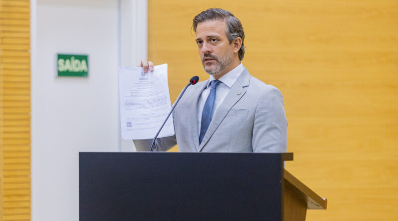 Deputado Delegado Lucas anuncia contratação para reconstrução do pátio da Escola Buriti em Rondônia