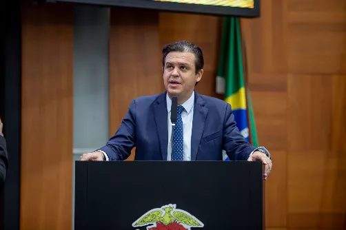 Deputado Thiago Silva exige agilidade na conclusão das obras escolares em Rondonópolis