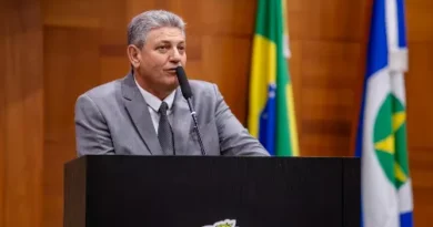 Deputado Valmir Moretto promove recuperação de estrada vicinal no Pantanal de Cáceres
