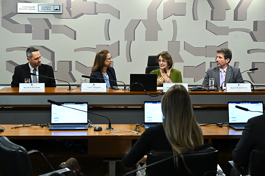 Desalinhamento dentário supera cáries em crianças, alerta campanha Julho Laranja - desalinhamento dentário em crianças