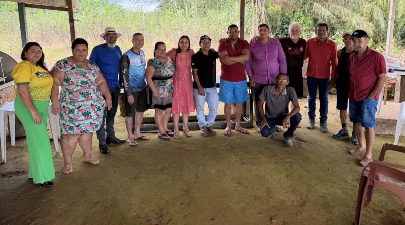 Dra. Taíssa discute melhorias no acesso da antiga Estrada de Ferro Madeira-Mamoré com agricultores e ribeirinhos - acesso antiga Estrada de Ferro Madeira-Mamoré
