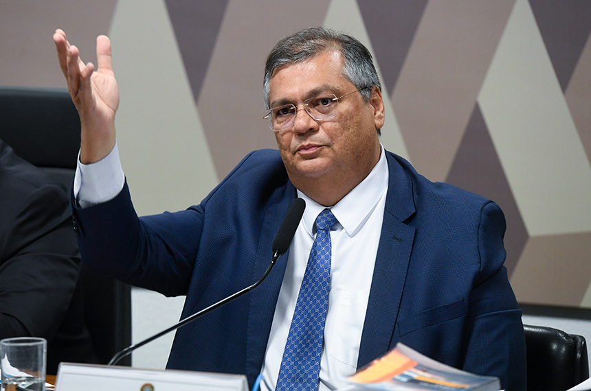 Fim da aposentadoria compulsória para juízes é discutido na CCJ do Senado