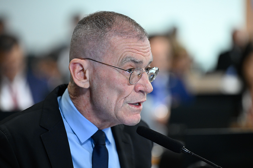 Senado aprova redução da jornada de enfermeiros para 36 horas semanais