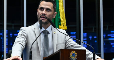 Senador Cleitinho critica STF por condenação relacionada aos atos de 8 de janeiro - STF condenação atos 8 de janeiro