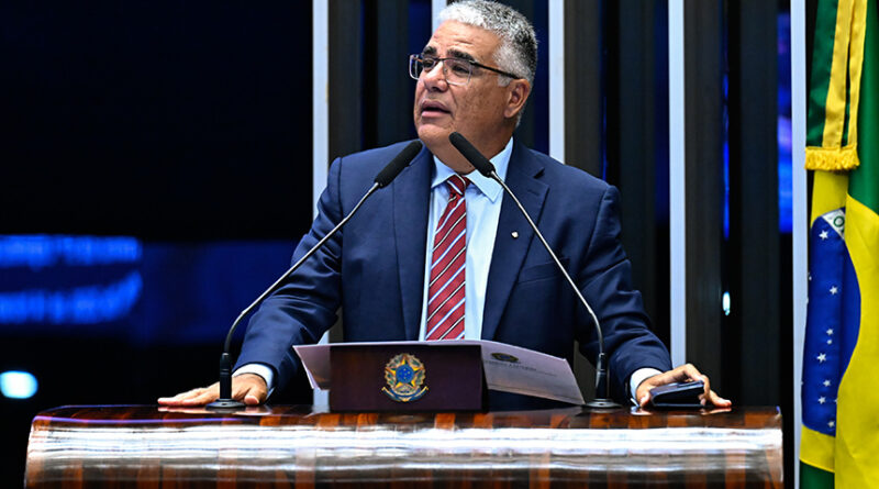 Senador Eduardo Girão critica retomada do julgamento sobre delação premiada no STF