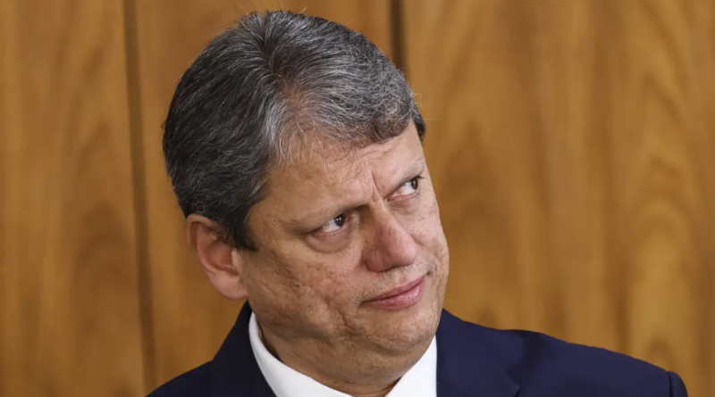 Tarcísio de Freitas critica populismo na escala 6x1 e defende renovação política em São Paulo