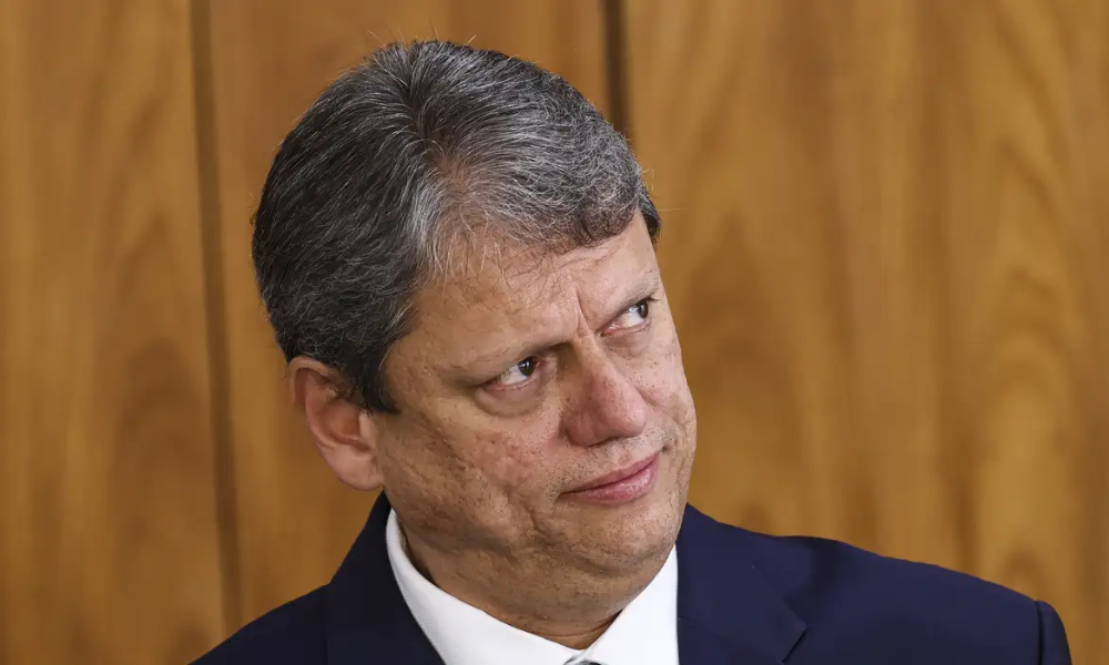 Tarcísio de Freitas critica populismo na escala 6x1 e defende renovação política em São Paulo