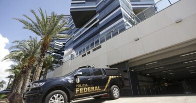 Pai de Daniel Vorcaro é preso em nova fase da Operação Compliance Zero que investiga fraudes financeiras Pai de Daniel Vorcaro é preso em nova fase da Operação Compliance Zero que investiga fraudes financeiras