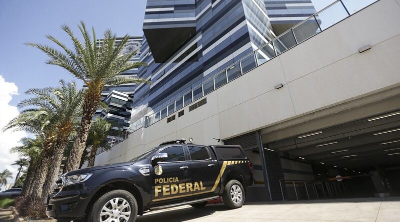 Pai de Daniel Vorcaro é preso em nova fase da Operação Compliance Zero que investiga fraudes financeiras