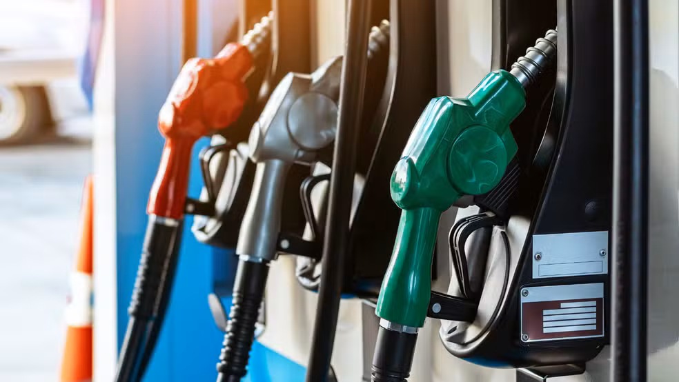 Petrobras reajusta preço da gasolina para distribuidoras com desconto do governo