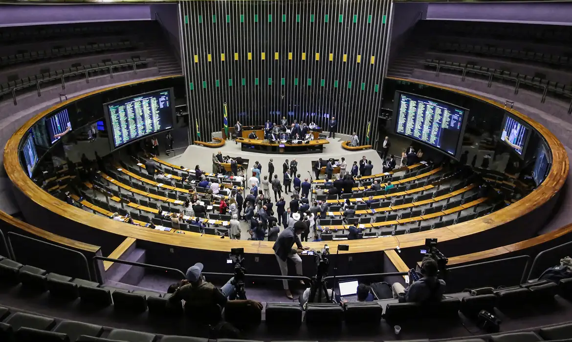 Congresso deve derrubar vetos de Lula e liberar repasses a municípios no período eleitoral
