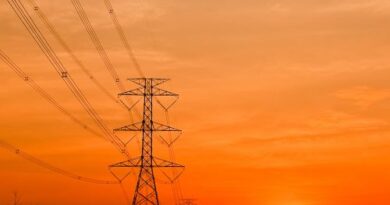 Concessionária de energia em Rondônia é condenada a indenizar cliente por oscilação na rede elétrica